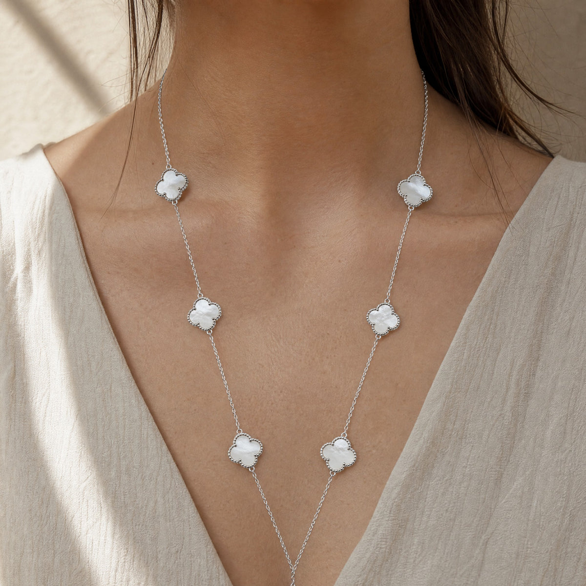 COLLAR ELITE PLATEADO 6 TREBOL - NACAR