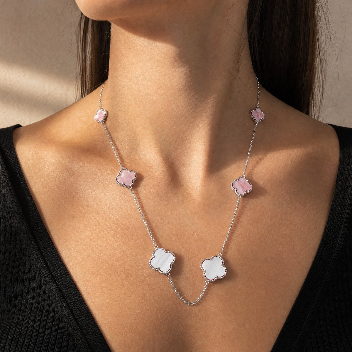 COLLAR ELITE PLATEADO 6 TREBOL - ROSA