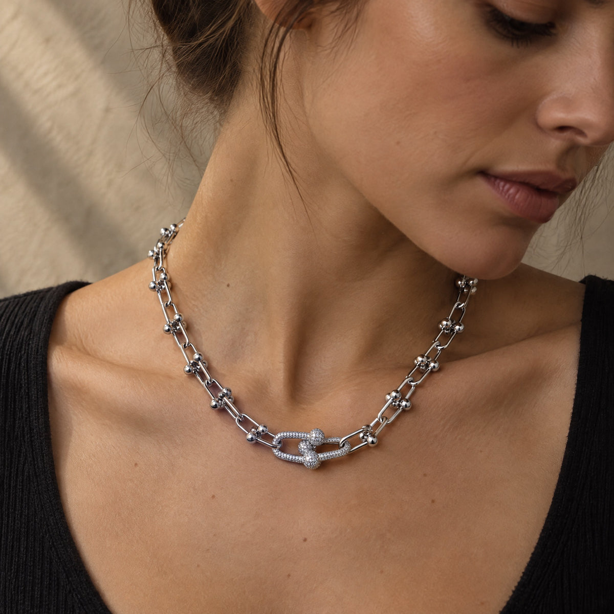 COLLAR MODELO TIFFANY CIERRE CON PIEDRAS