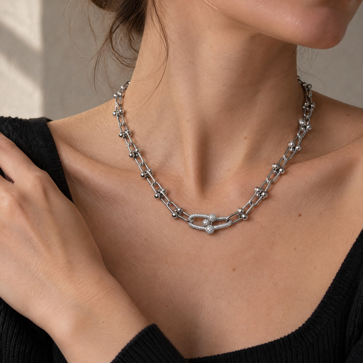 COLLAR MODELO TIFFANY CIERRE CON PIEDRAS