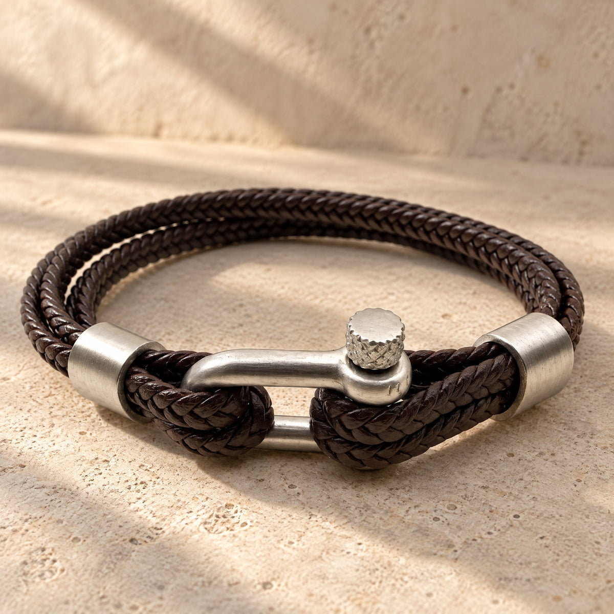 Pulsera Cuero y Mosqueton Marron