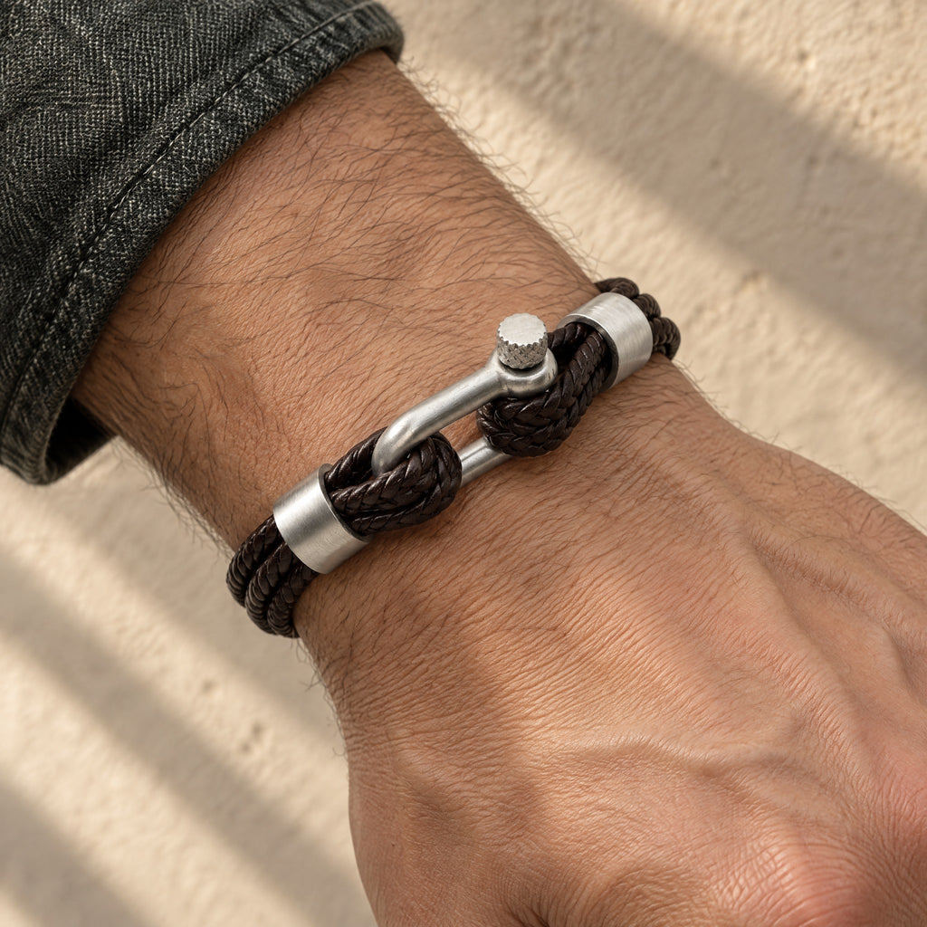 Pulsera Cuero y Mosqueton Marron