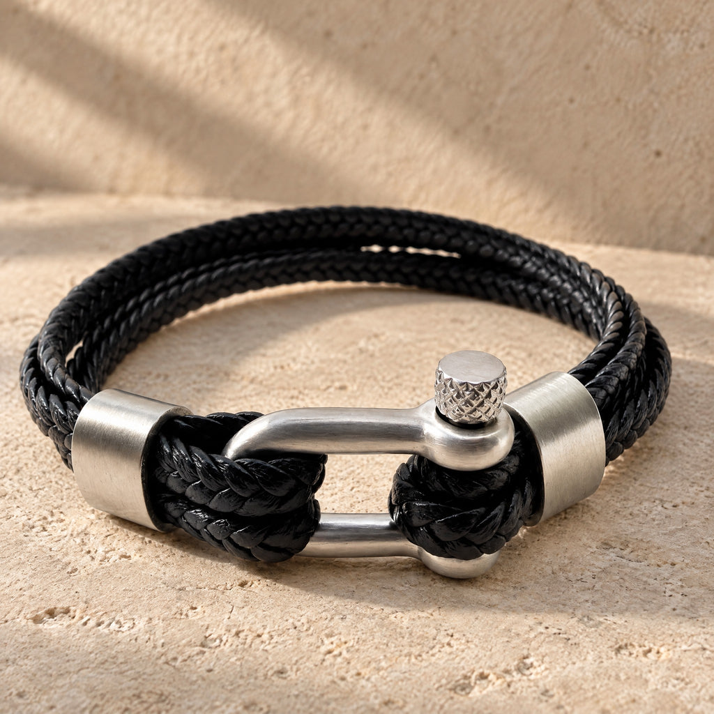Pulsera Cuero y Mosqueton Negro