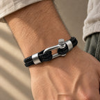 Pulsera Cuero y Mosqueton Negro